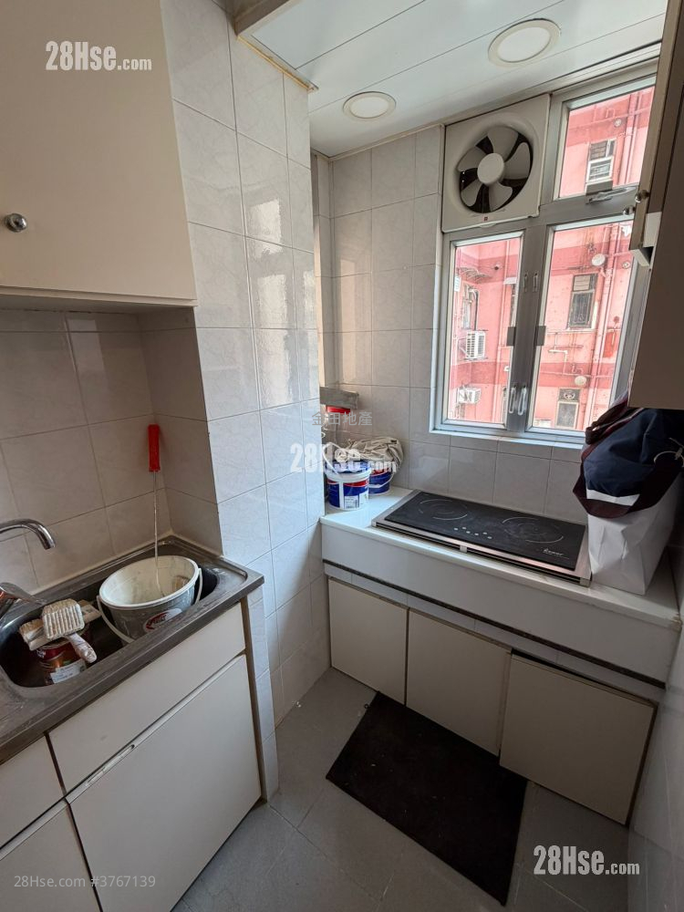 Apartment Rental 2 Bedrooms , 1 Bathroom 427 ft² ( 39.7 m² )