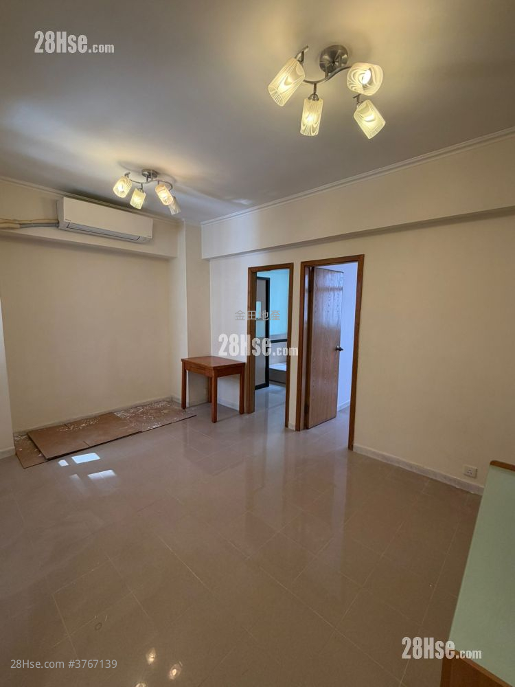 Apartment Rental 2 Bedrooms , 1 Bathroom 427 ft² ( 39.7 m² )