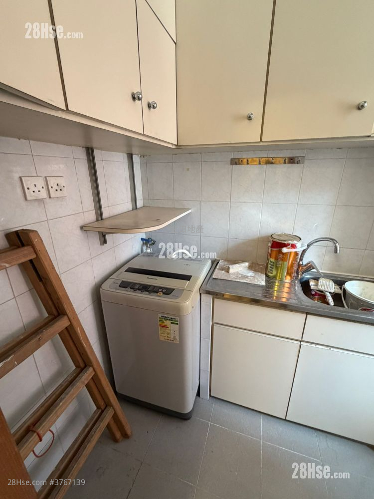 Apartment Rental 2 Bedrooms , 1 Bathroom 427 ft² ( 39.7 m² )
