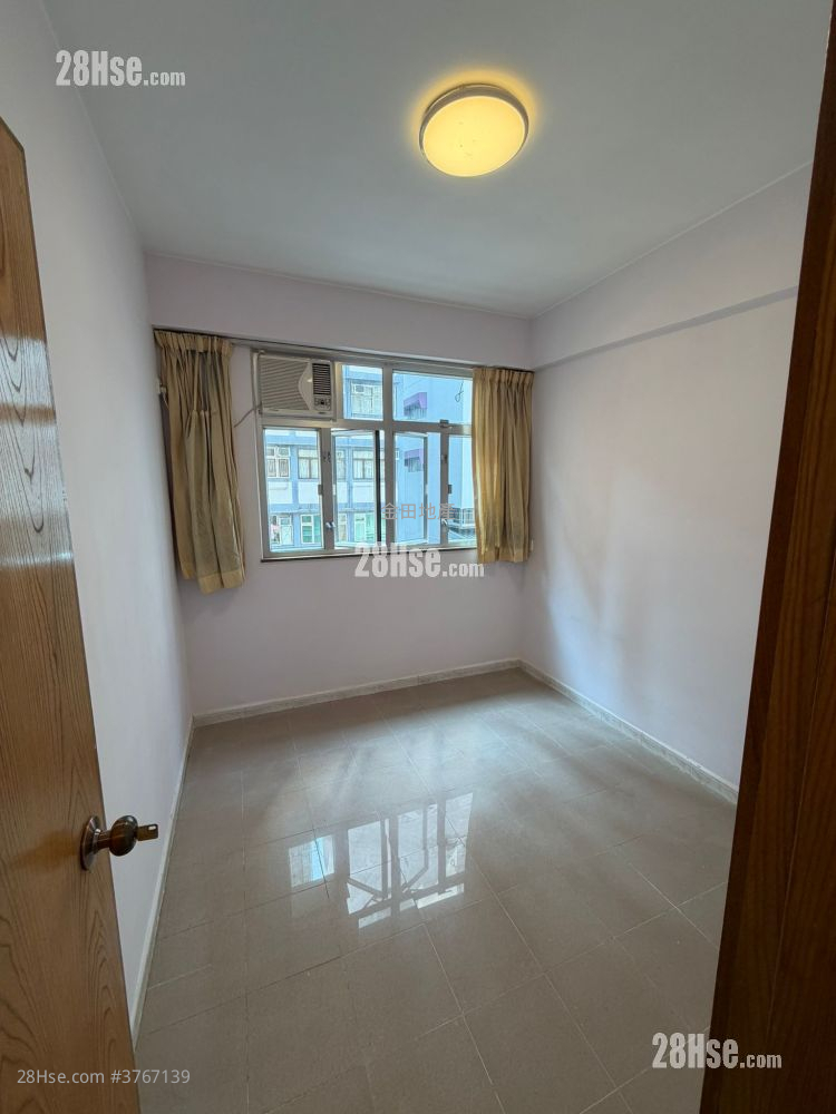 Apartment Rental 2 Bedrooms , 1 Bathroom 427 ft² ( 39.7 m² )