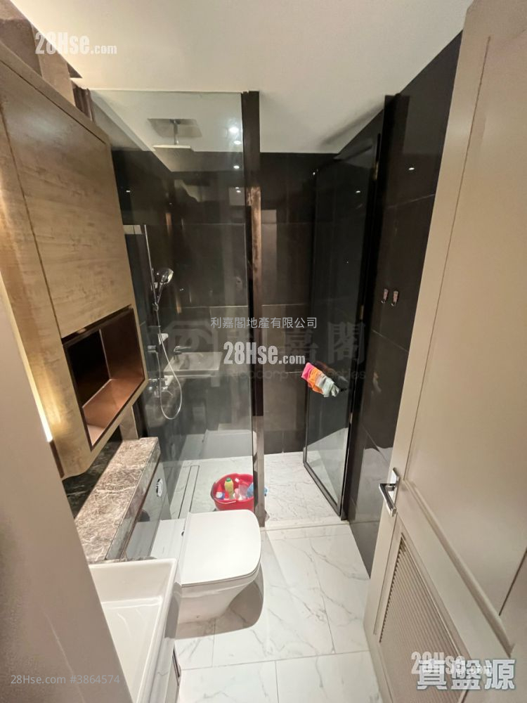 Eden Manor Sell 280 ft² ( 26.0 m² )