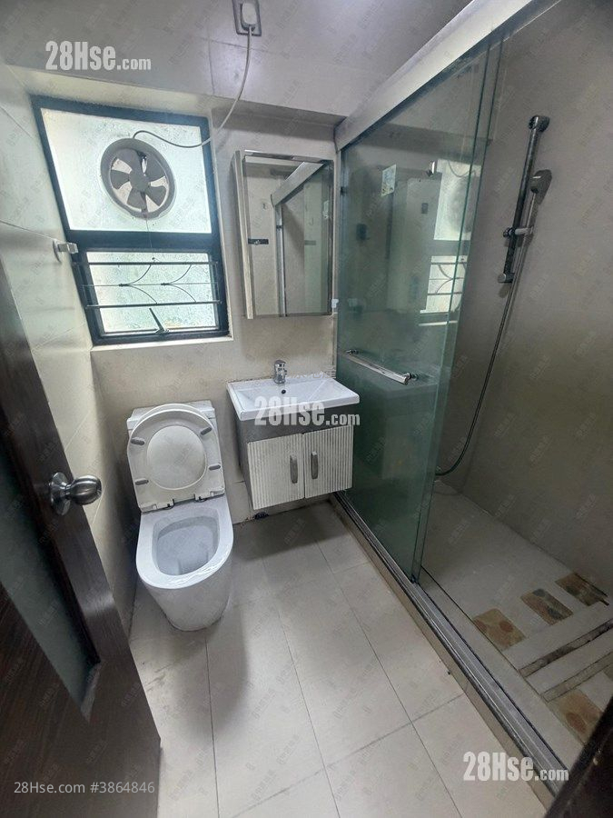 Tai Hing Gardens Sell 2 Bedrooms 544 ft² ( 50.5 m² )