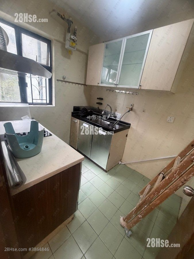Tai Hing Gardens Sell 2 Bedrooms 544 ft² ( 50.5 m² )