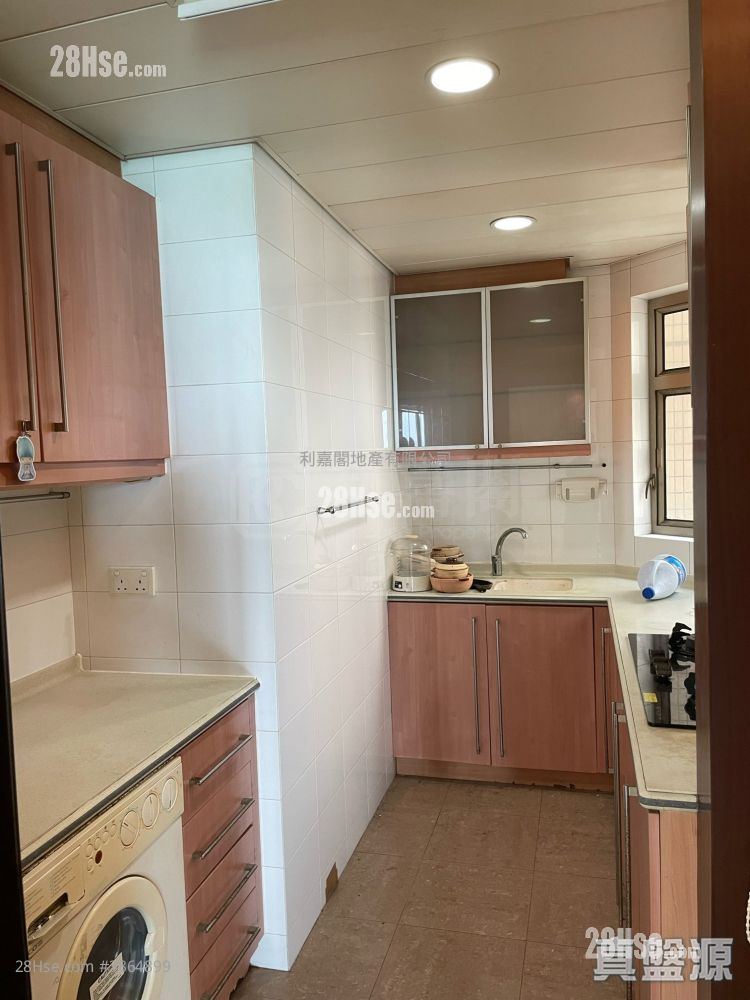 Bellagio Sell 3 Bedrooms 818 ft² ( 76.0 m² )