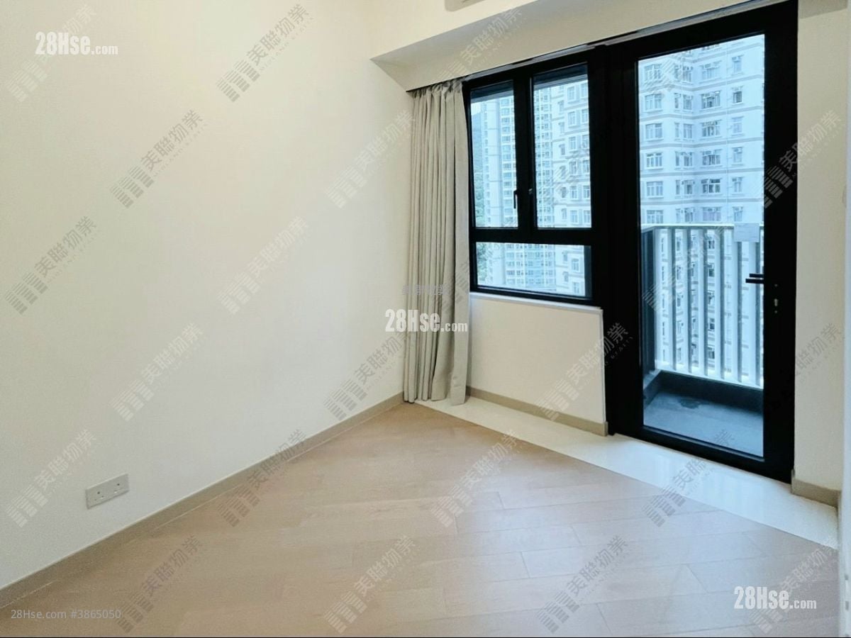Mount Regency Sell 2 Bedrooms , 1 Bathroom 386 ft² ( 35.9 m² )
