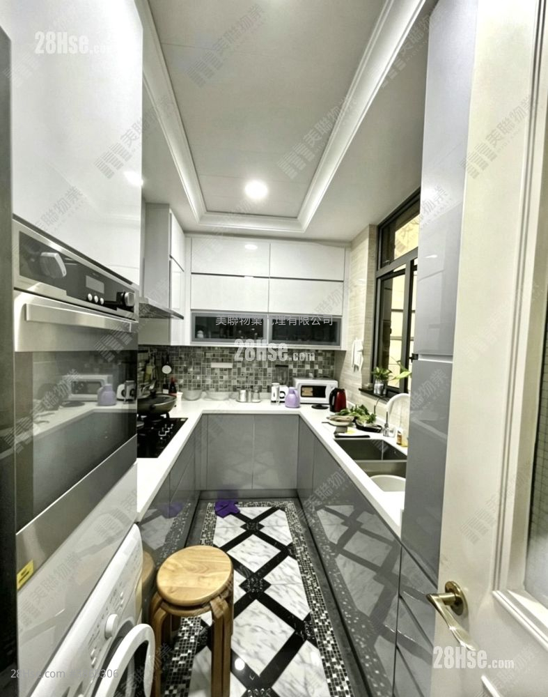 The Cairnhill Sell 3 Bedrooms , 3 Bathrooms 1,008 ft² ( 93.6 m² )