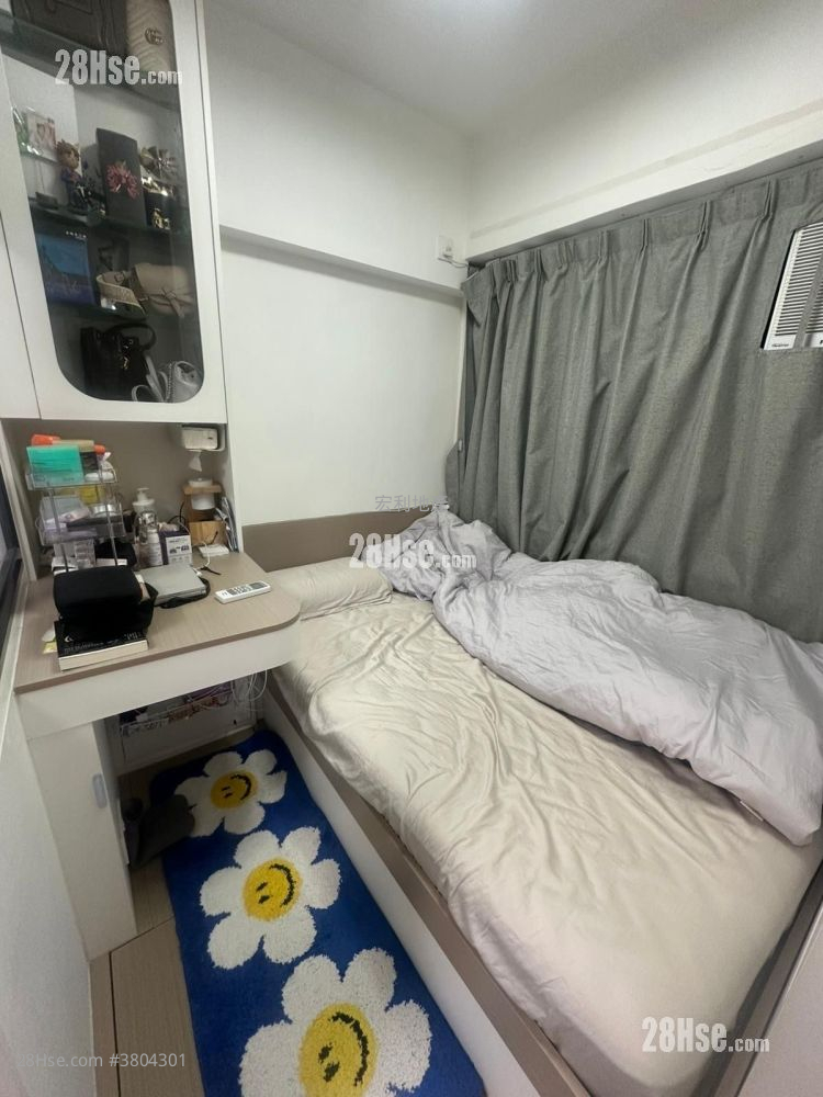 Yen Lok Building Sell 2 Bedrooms , 1 Bathroom 290 ft² ( 26.9 m² )