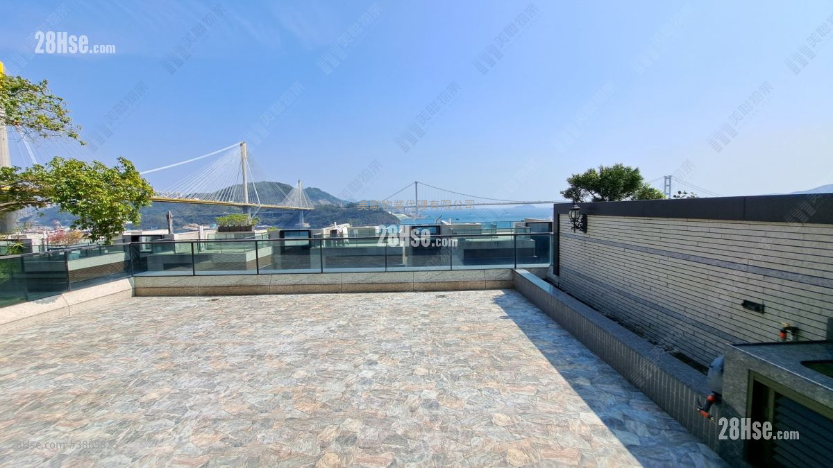 Deauville Sell 4 Bedrooms 2,431 ft² ( 225.8 m² )