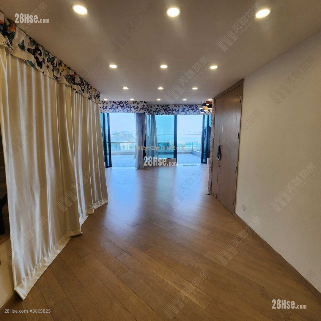Deauville Sell 4 Bedrooms 2,431 ft² ( 225.8 m² )