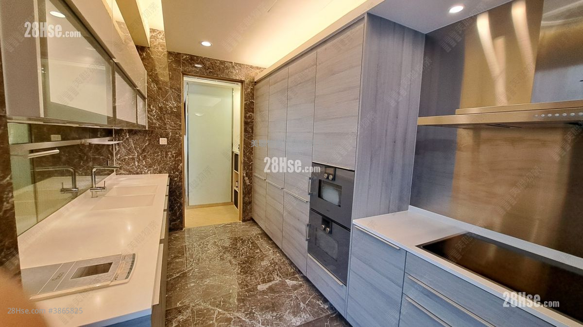 Deauville Sell 4 Bedrooms 2,431 ft² ( 225.8 m² )