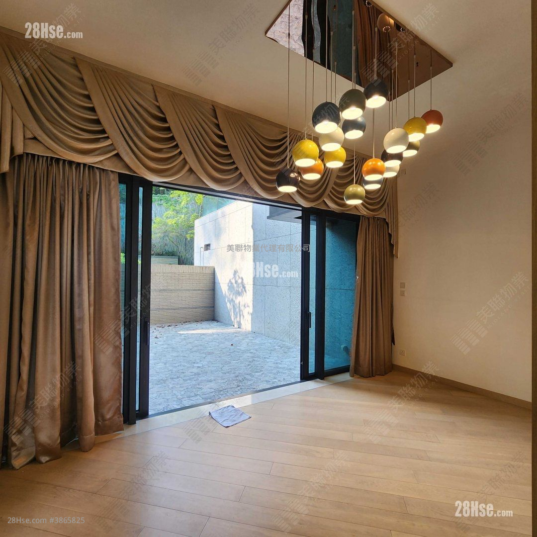 Deauville Sell 4 Bedrooms 2,431 ft² ( 225.8 m² )