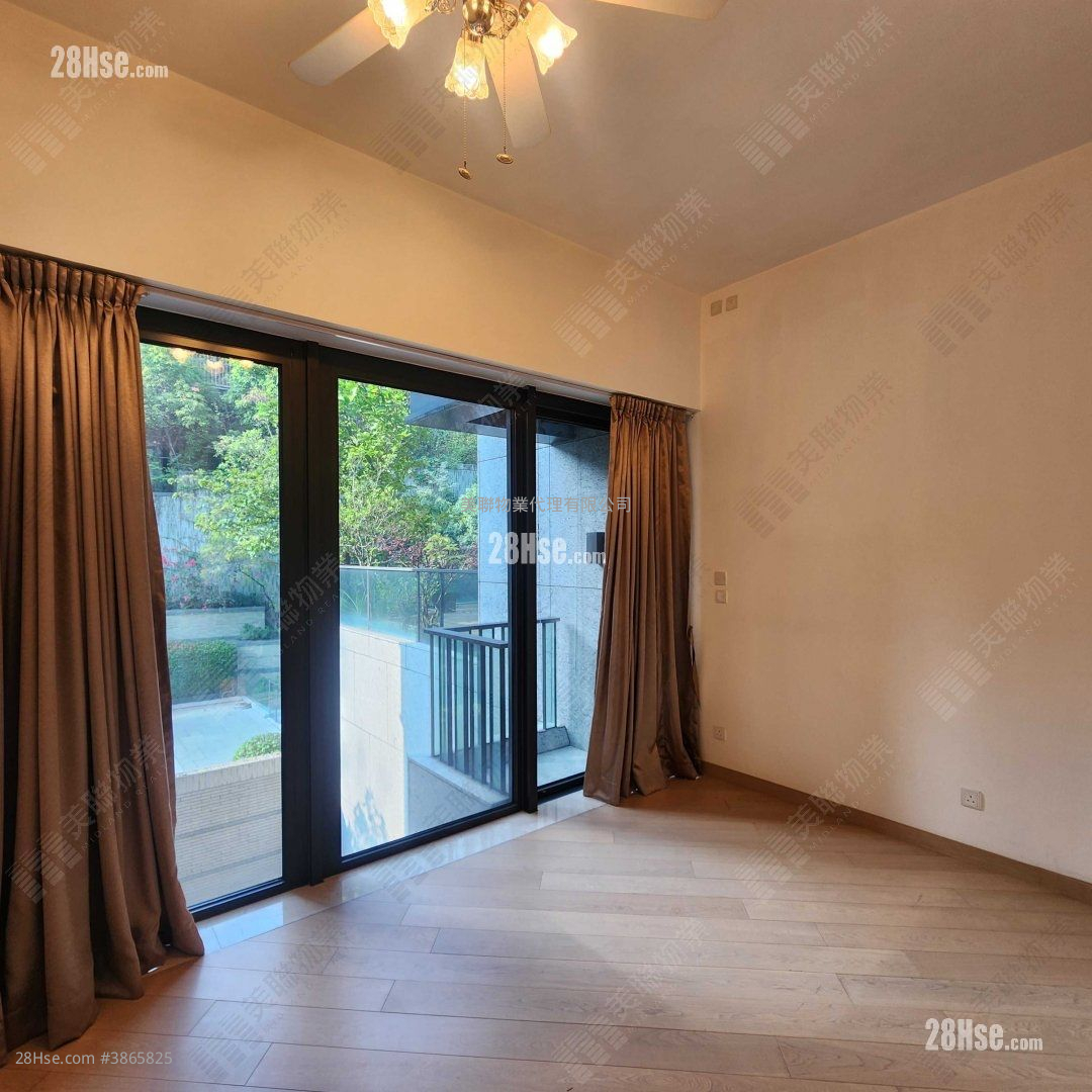 Deauville Sell 4 Bedrooms 2,431 ft² ( 225.8 m² )