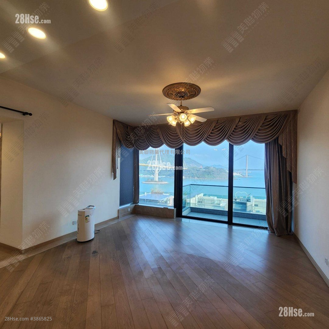 Deauville Sell 4 Bedrooms 2,431 ft² ( 225.8 m² )