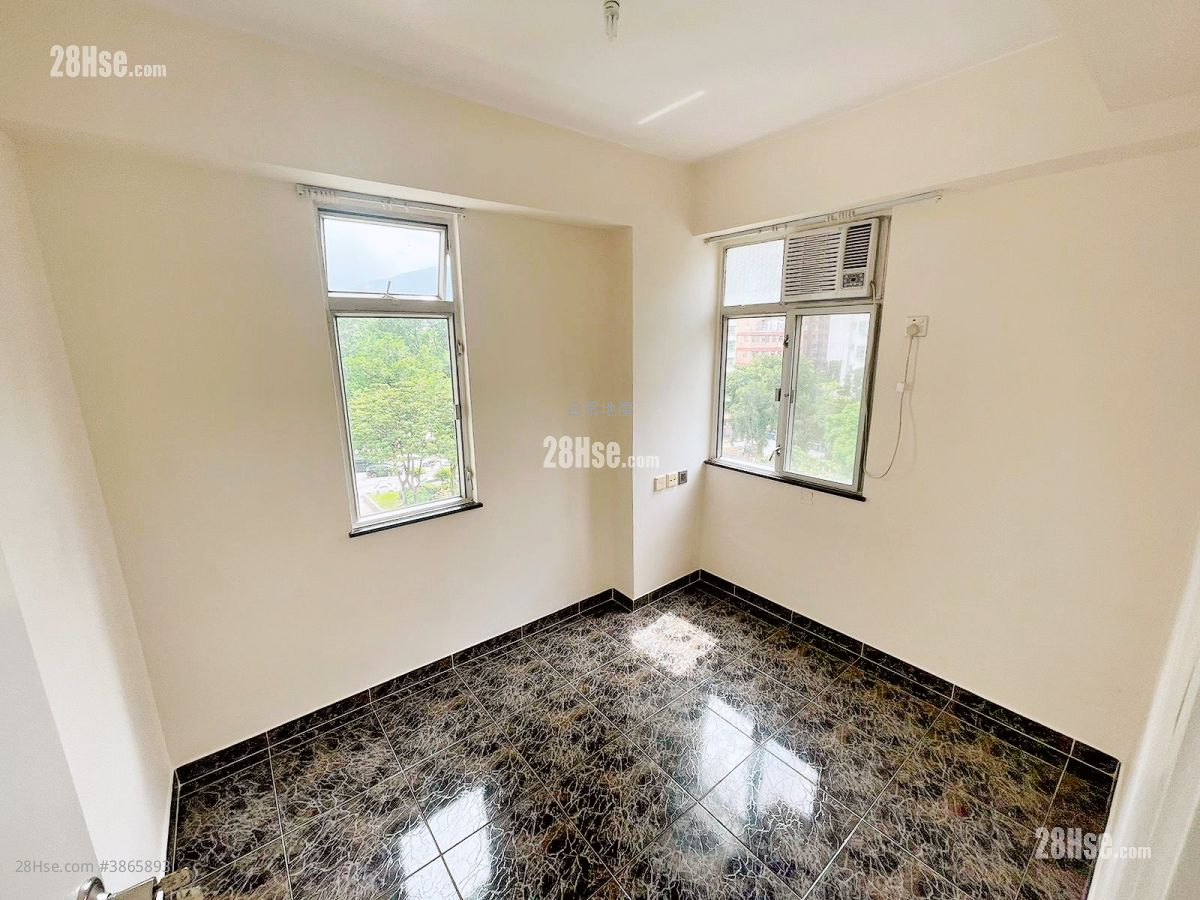 Treasure Garden Rental 527 ft² ( 49.0 m² )