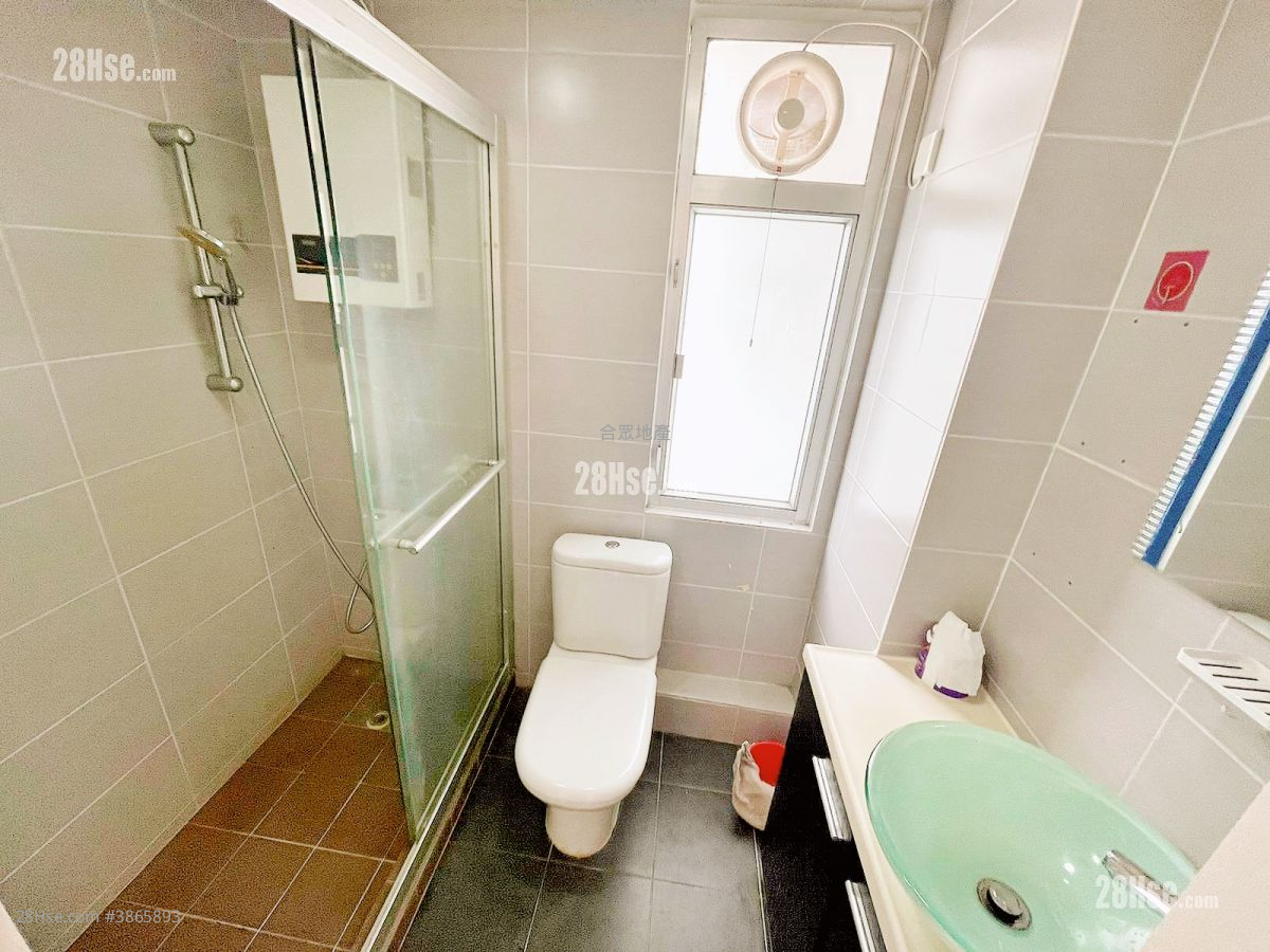 Treasure Garden Rental 527 ft² ( 49.0 m² )