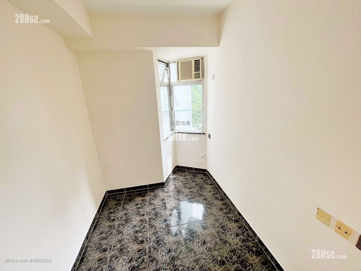 Treasure Garden Rental 527 ft² ( 49.0 m² )