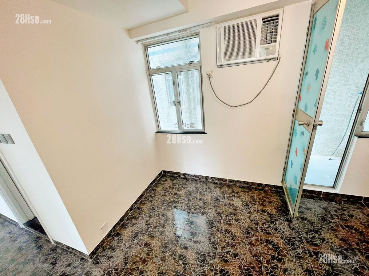 Treasure Garden Rental 527 ft² ( 49.0 m² )