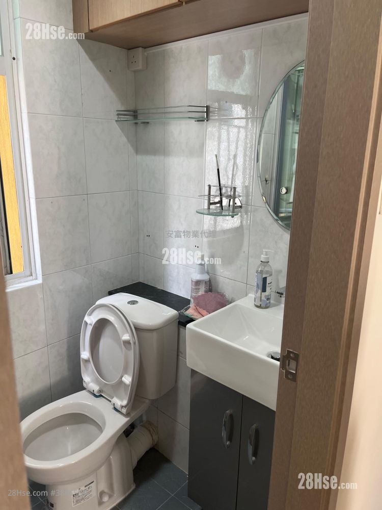 Tai Po Centre Rental 2 Bedrooms , 1 Bathroom 325 ft² ( 30.2 m² )