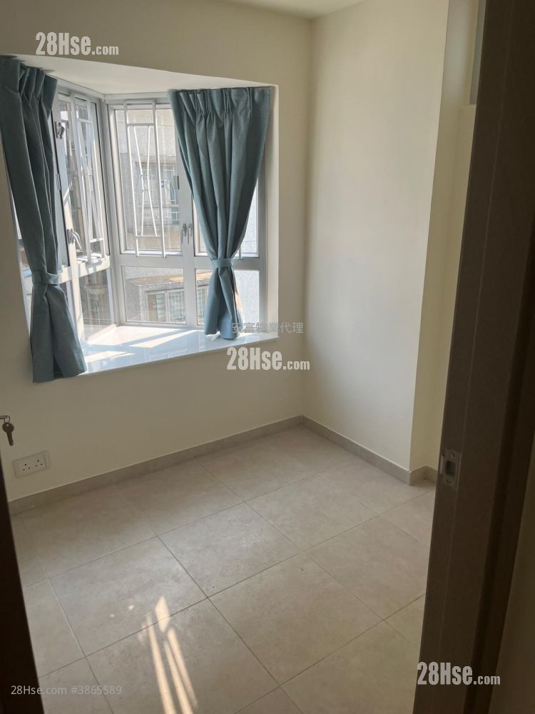 Tai Po Centre Rental 2 Bedrooms , 1 Bathroom 325 ft² ( 30.2 m² )