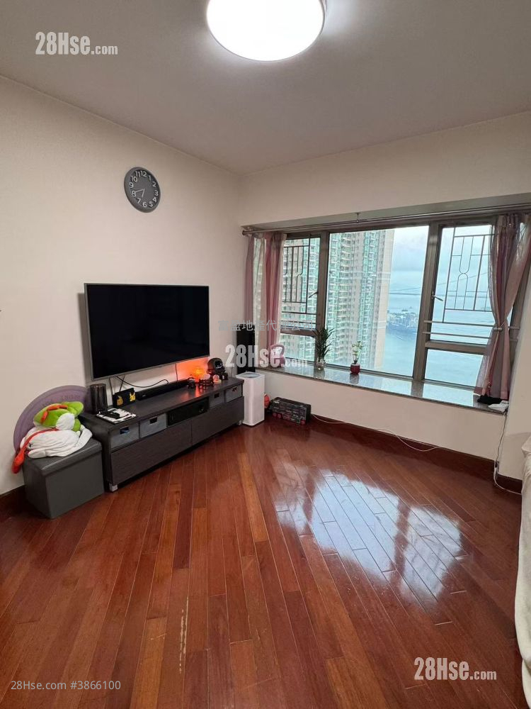 Bellagio Sell 4 Bedrooms , 3 Bathrooms 755 ft² ( 70.1 m² )