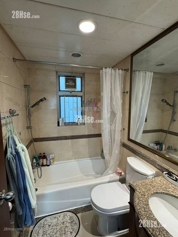 Bellagio Sell 4 Bedrooms , 3 Bathrooms 755 ft² ( 70.1 m² )