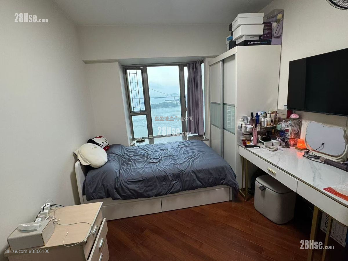 Bellagio Sell 4 Bedrooms , 3 Bathrooms 755 ft² ( 70.1 m² )