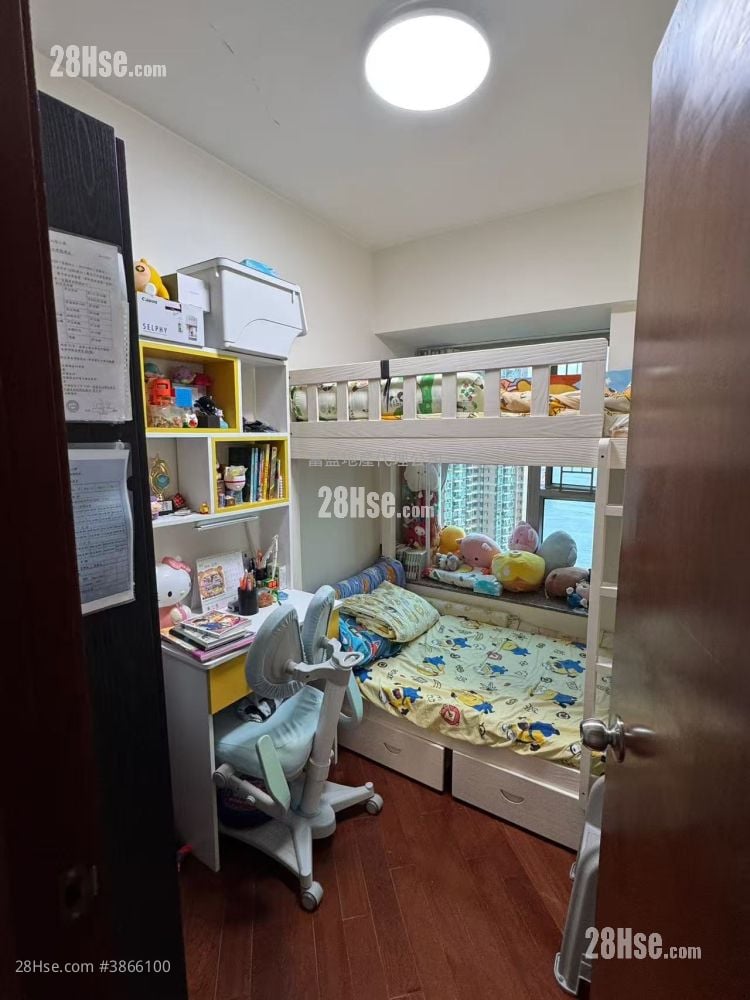 Bellagio Sell 4 Bedrooms , 3 Bathrooms 755 ft² ( 70.1 m² )