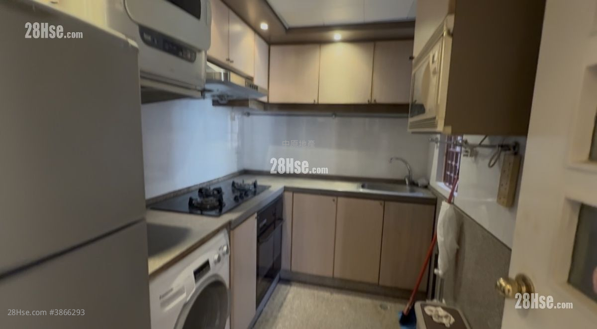 Sunshine City Sell 2 Bedrooms 465 ft² ( 43.2 m² )