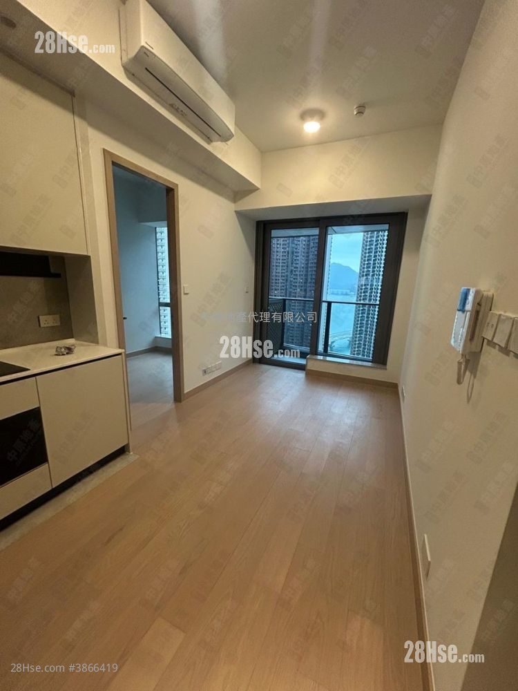 Seasons Place Sell 1 Bedroom , 1 Bathroom 330 ft² ( 30.7 m² )