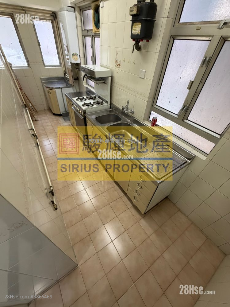 24 Carnarvon Road Sell 2 Bedrooms , 1 Bathroom 629 ft² ( 58.4 m² )