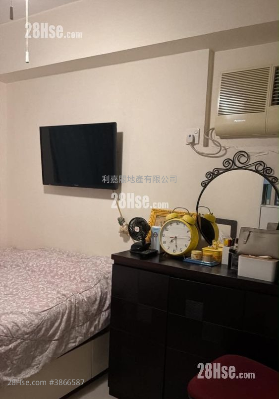 Kornhill Garden Sell 3 Bedrooms , 1 Bathroom 592 ft² ( 55.0 m² )