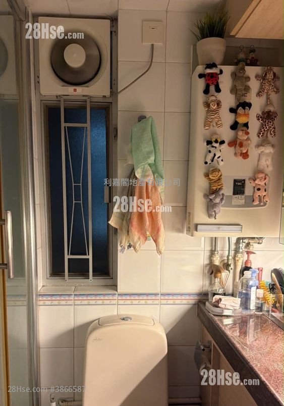 Kornhill Garden Sell 3 Bedrooms , 1 Bathroom 592 ft² ( 55.0 m² )