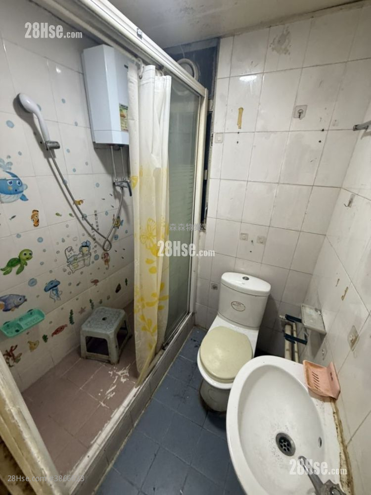 Kung Lee Building Sell 3 Bedrooms , 1 Bathroom 457 ft² ( 42.5 m² )