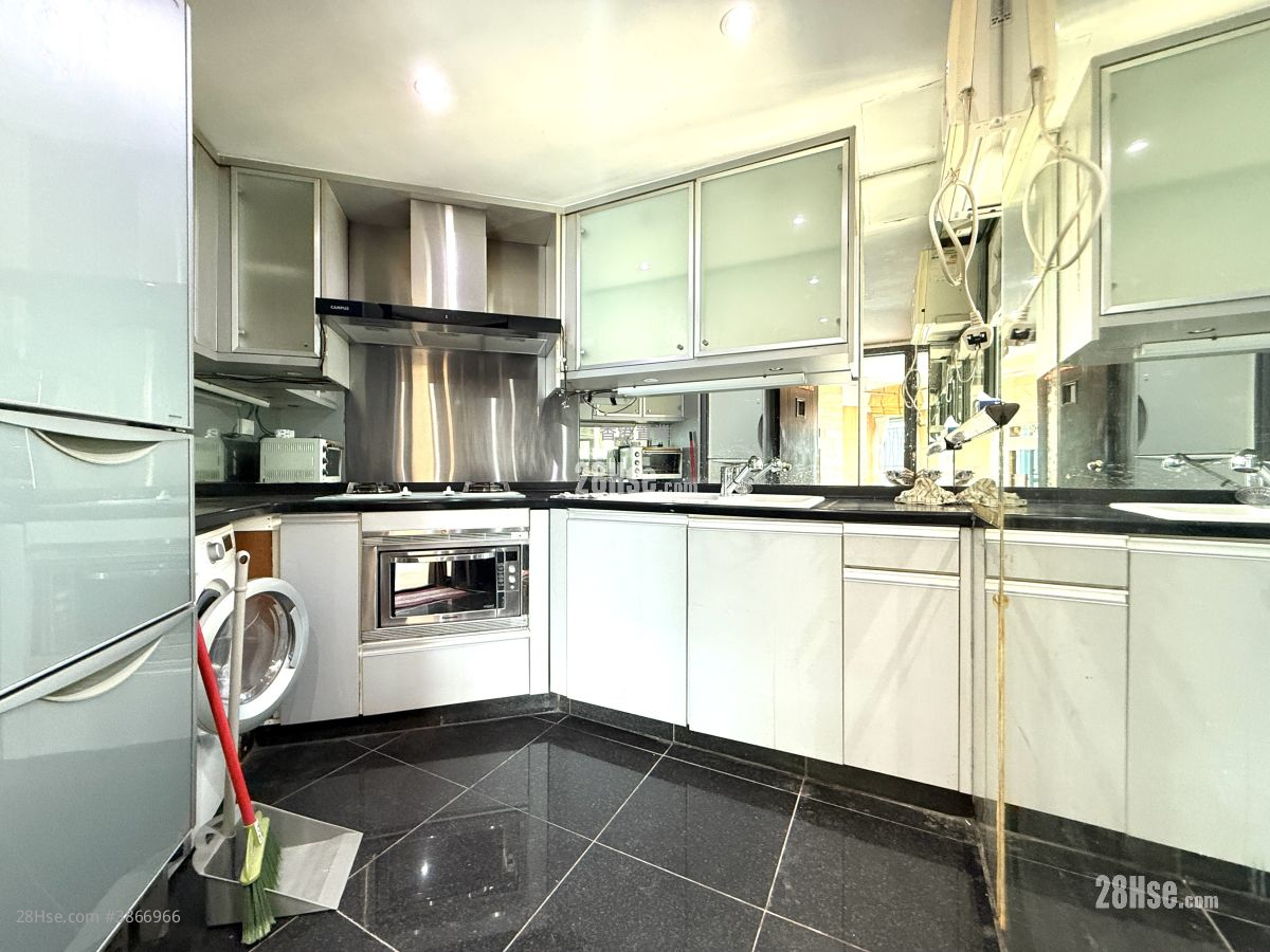 Island Harbourview Sell 3 Bedrooms , 2 Bathrooms 904 ft² ( 84.0 m² )