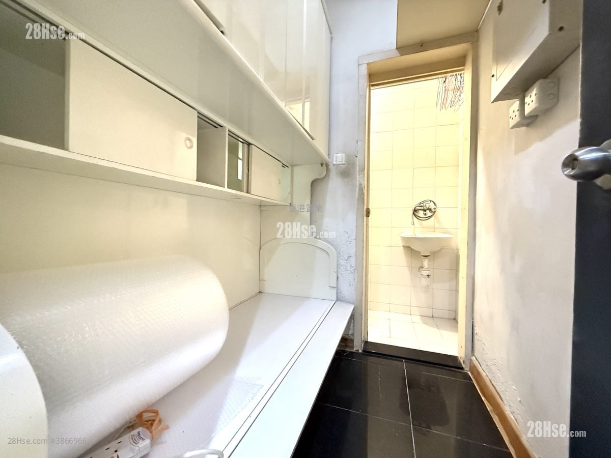 Island Harbourview Sell 3 Bedrooms , 2 Bathrooms 904 ft² ( 84.0 m² )