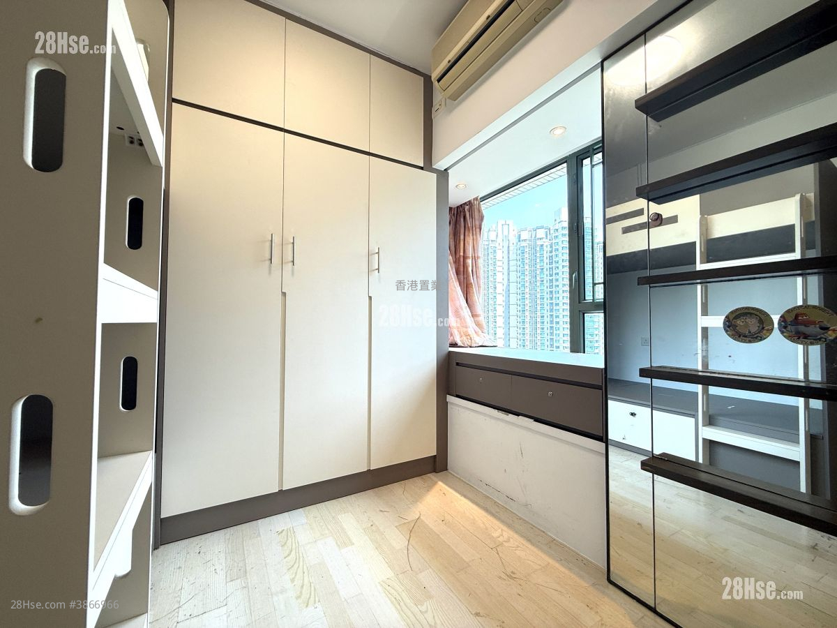 Island Harbourview Sell 3 Bedrooms , 2 Bathrooms 904 ft² ( 84.0 m² )