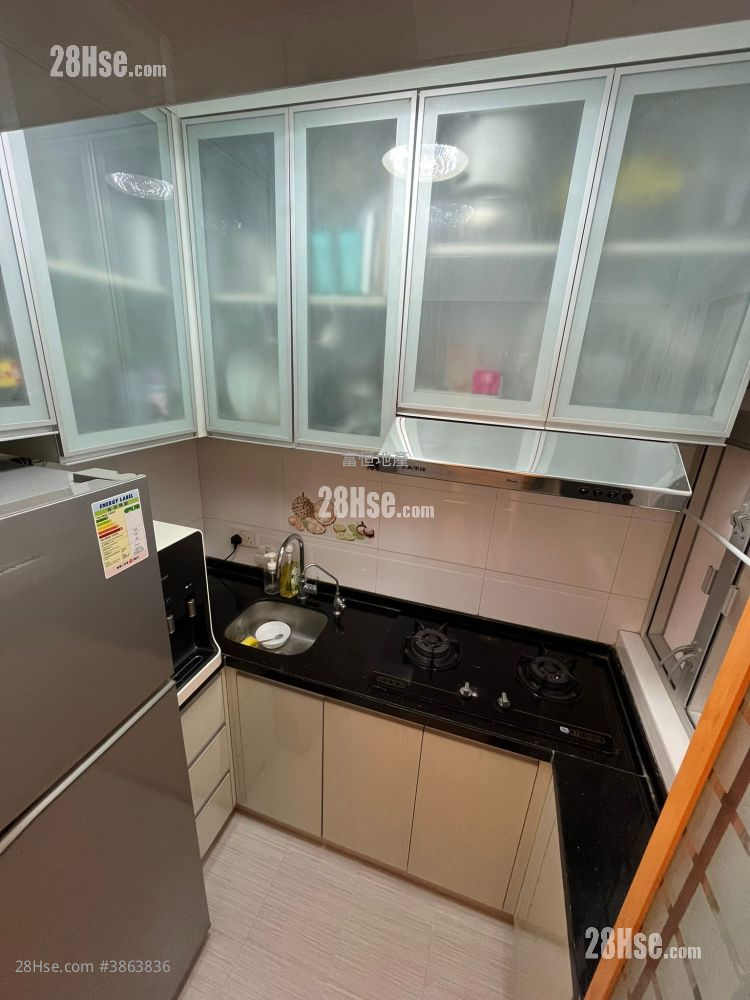 Hunghom Bay Centre Sell 3 Bedrooms , 1 Bathroom 477 ft² ( 44.3 m² )