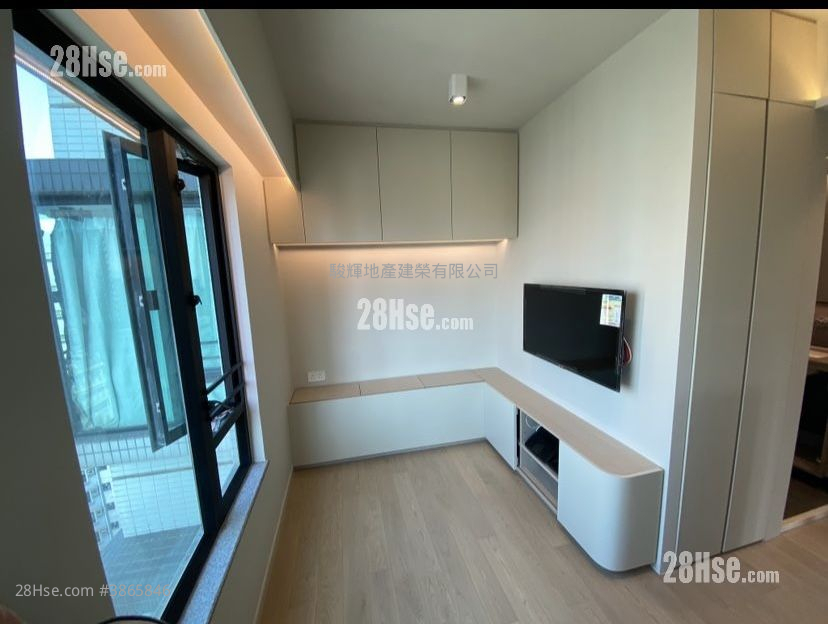 City 18 Sell 2 Bedrooms , 1 Bathroom 319 ft² ( 29.6 m² )