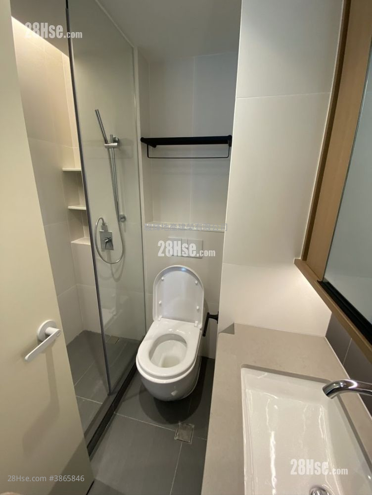 City 18 Sell 2 Bedrooms , 1 Bathroom 319 ft² ( 29.6 m² )