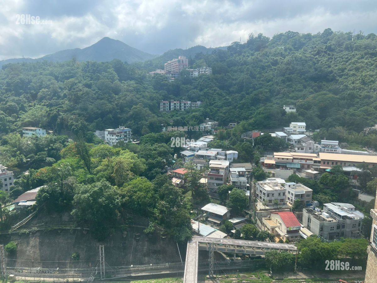 Wai Wah Centre Sell 2 Bedrooms , 1 Bathroom 297 ft² ( 27.6 m² )