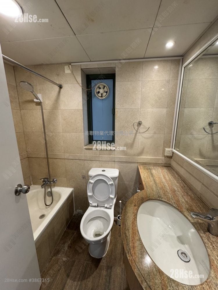 Island Harbourview Sell 3 Bedrooms , 2 Bathrooms 786 ft² ( 73.0 m² )