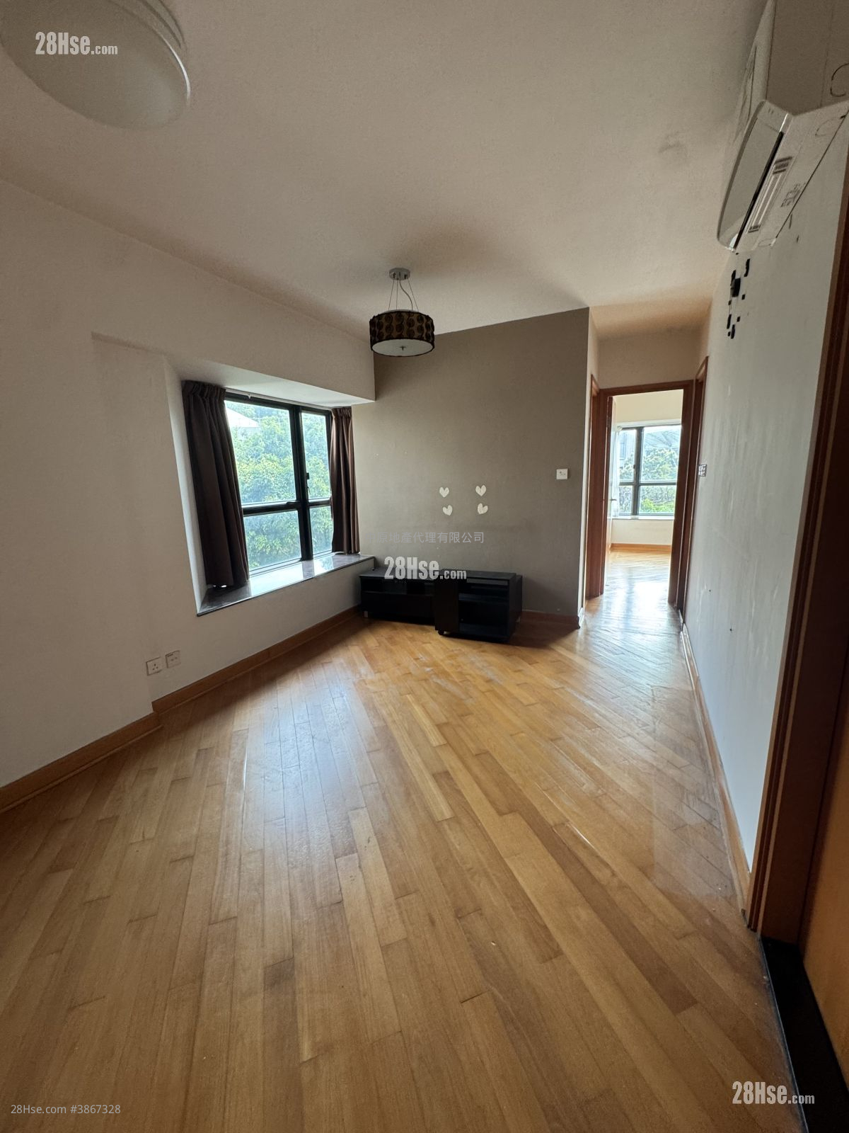 Beneville Sell 2 Bedrooms , 2 Bathrooms 428 ft² ( 39.8 m² )