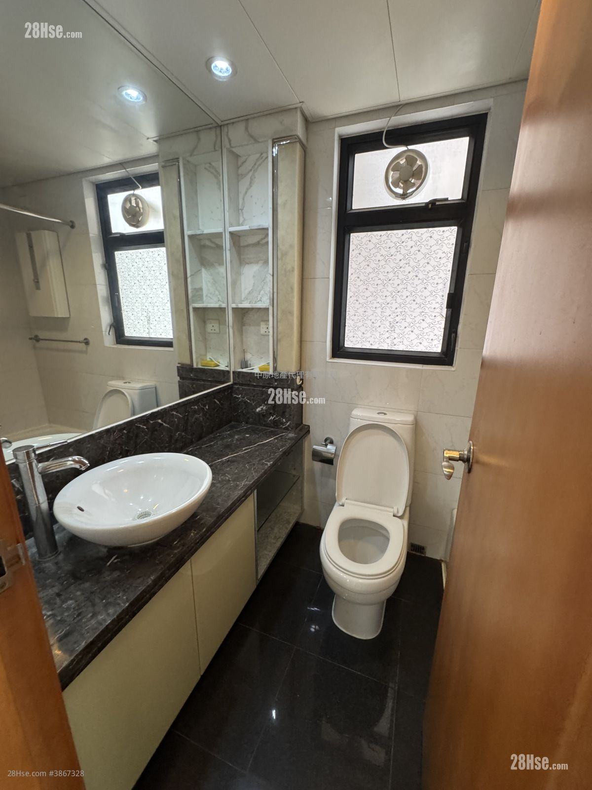 Beneville Sell 2 Bedrooms , 2 Bathrooms 428 ft² ( 39.8 m² )