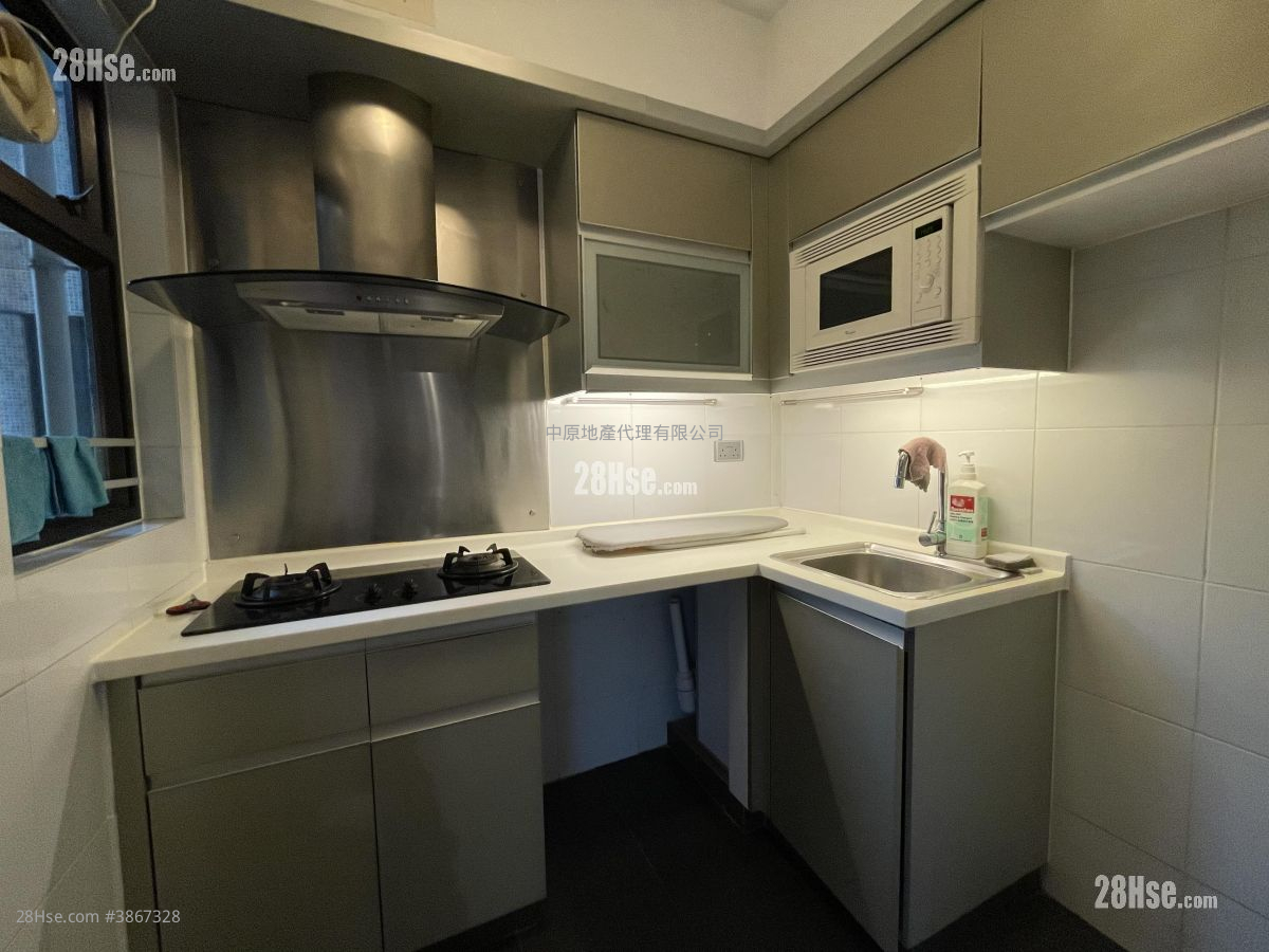Beneville Sell 2 Bedrooms , 2 Bathrooms 428 ft² ( 39.8 m² )