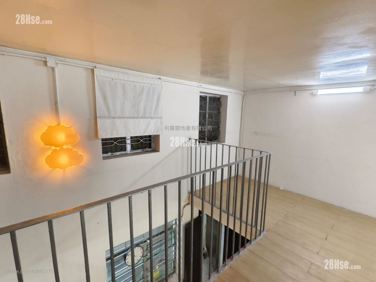 Lo Wai Tsuen Wan Sell 3 Bedrooms , 2 Bathrooms 1,200 ft² ( 111.5 m² )