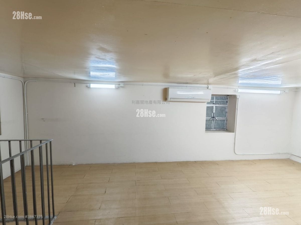 Lo Wai Tsuen Wan Sell 3 Bedrooms , 2 Bathrooms 1,200 ft² ( 111.5 m² )