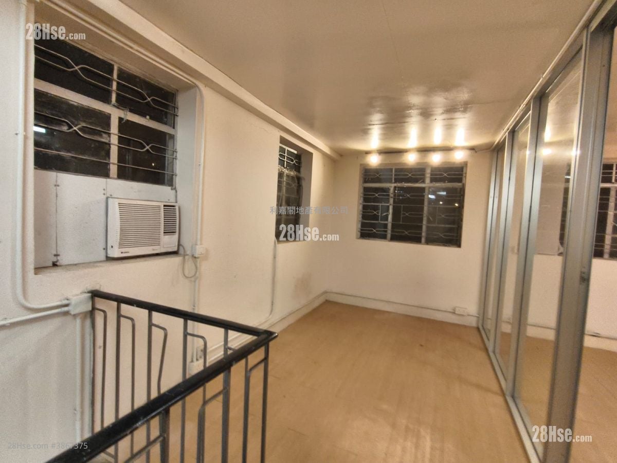 Lo Wai Tsuen Wan Sell 3 Bedrooms , 2 Bathrooms 1,200 ft² ( 111.5 m² )