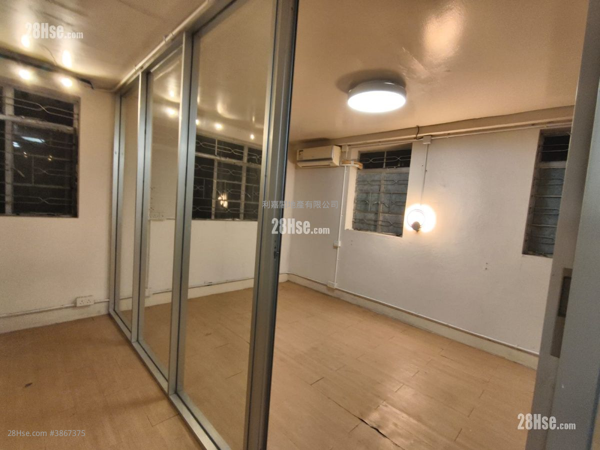 Lo Wai Tsuen Wan Sell 3 Bedrooms , 2 Bathrooms 1,200 ft² ( 111.5 m² )