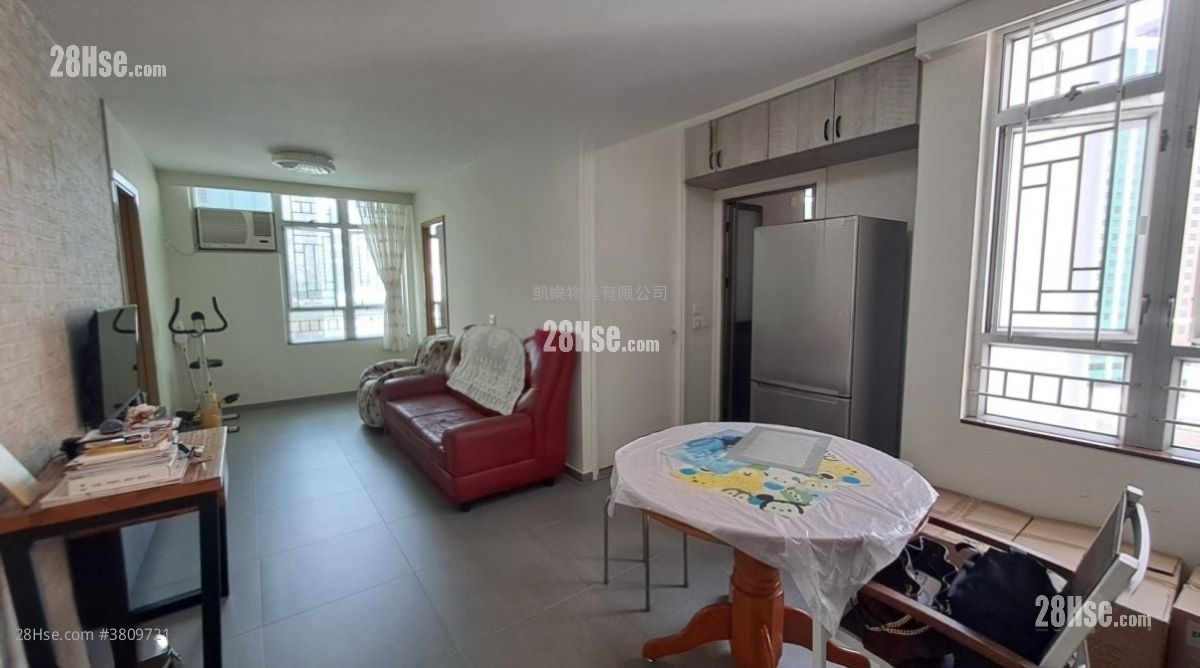 Sheung Chui Court Sell 3 Bedrooms , 1 Bathroom 511 ft² ( 47.5 m² )