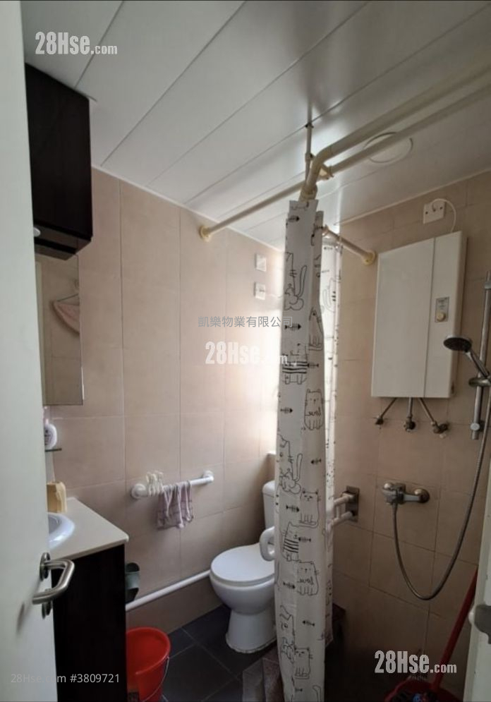 Sheung Chui Court Sell 3 Bedrooms , 1 Bathroom 511 ft² ( 47.5 m² )